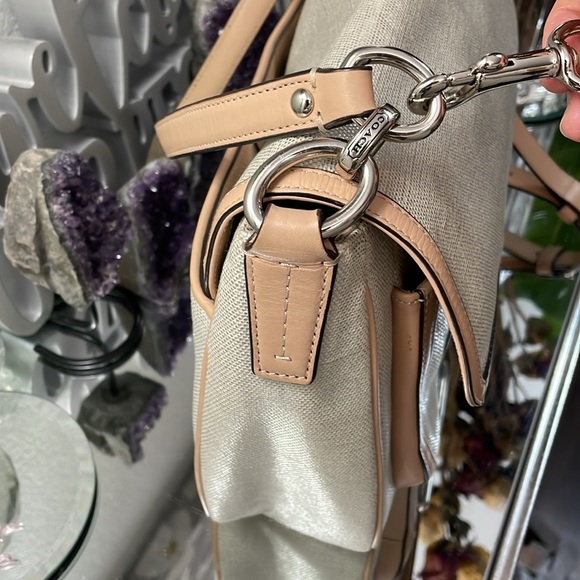 EUC AUTH COACH TAYLOR FOIL BEIGE CREAM FLAP SHOULDER BAG CROSSBODY HANDBAG - Picture 12 of 13